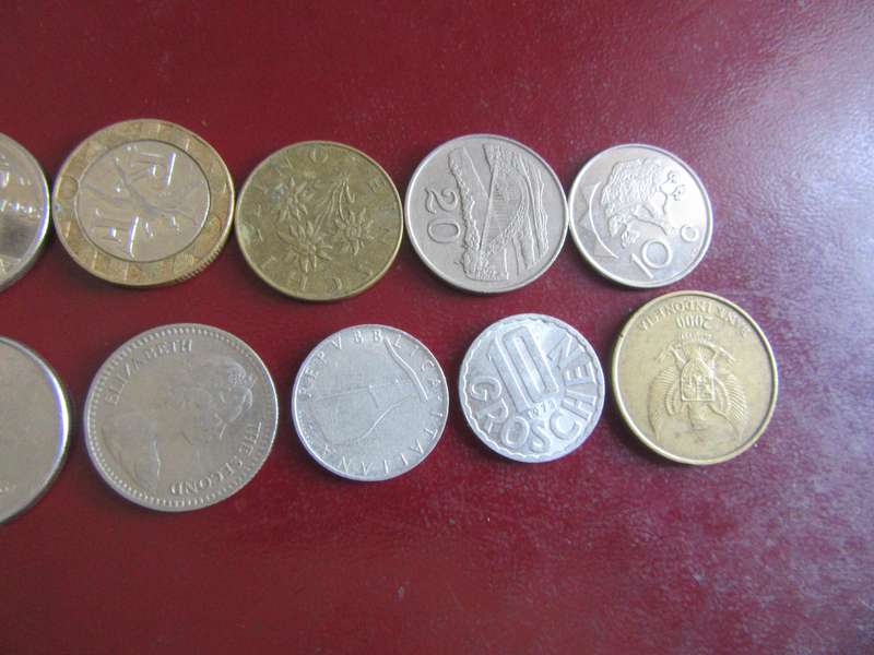 GOOD START FOR THE BEGINNER - 10INTERNATIONAL COINS - AS PER SCAN -CO53