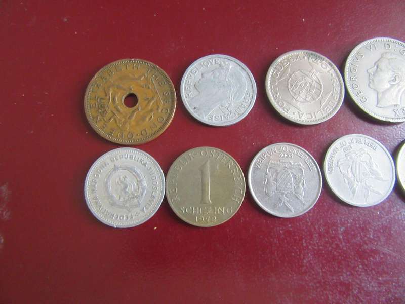 GOOD START FOR THE BEGINNER - 10INTERNATIONAL COINS - AS PER SCAN - CO51