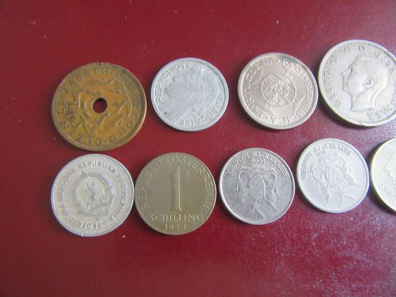 GOOD START FOR THE BEGINNER - 10INTERNATIONAL COINS - AS PER SCAN - CO51