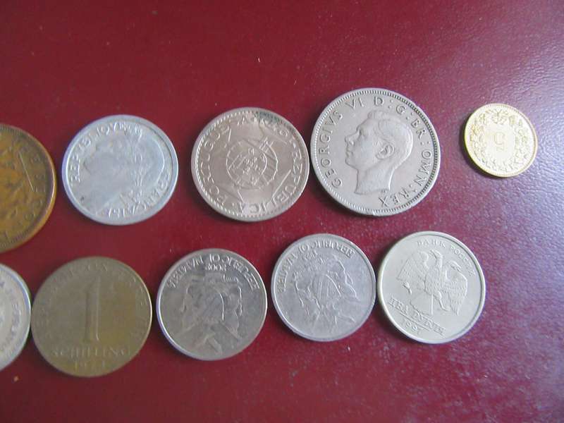 GOOD START FOR THE BEGINNER - 10INTERNATIONAL COINS - AS PER SCAN - CO51