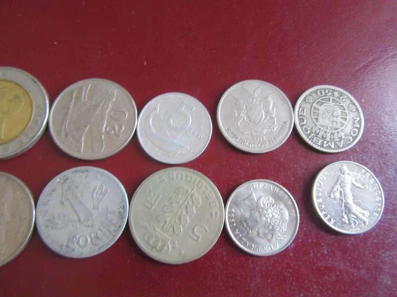 GOOD START FOR THE BEGINNER - 10 INTERNATIONAL COINS - AS PER SCAN CO49