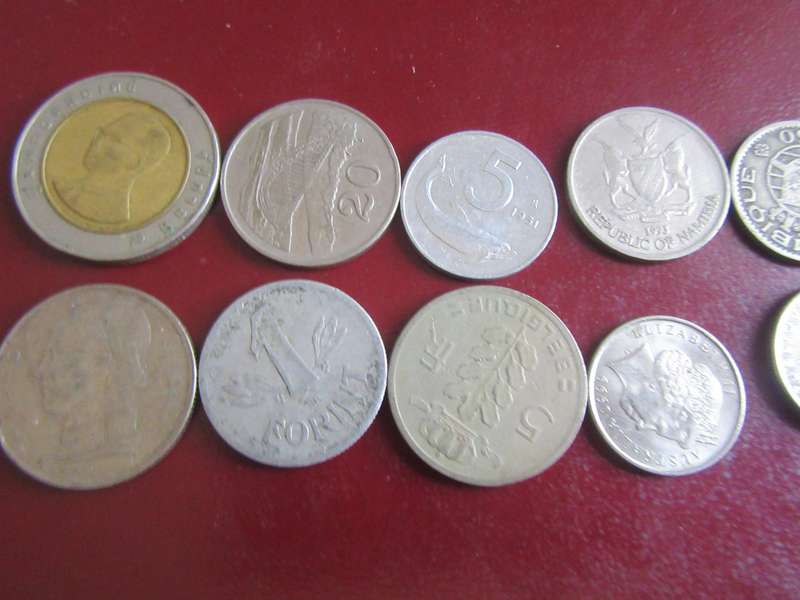 GOOD START FOR THE BEGINNER - 10 INTERNATIONAL COINS - AS PER SCAN CO49