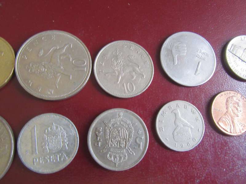GOOD START FOR THE BEGINNER - 10 INTERNATIONAL COINS - AS PER SCAN - CO46