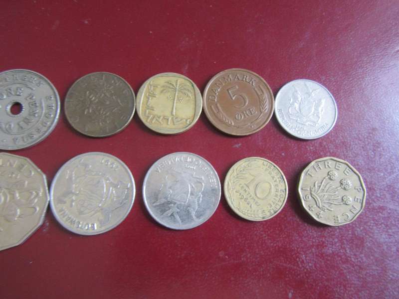 GOODSTART FOR THE BEGINNER - 10INTERNATIONAL COINS - AS PER SCAN - CO45