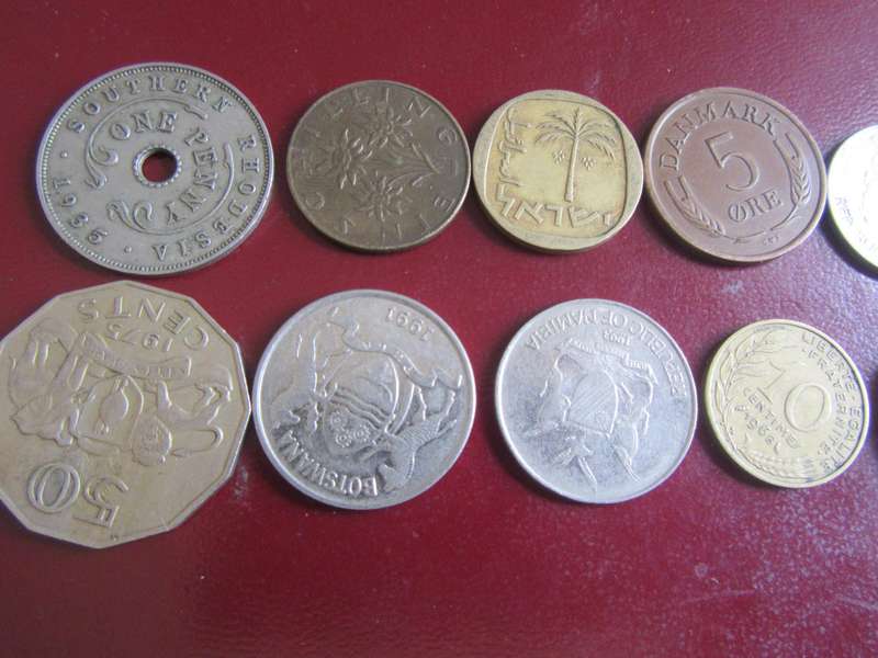 GOODSTART FOR THE BEGINNER - 10INTERNATIONAL COINS - AS PER SCAN - CO45