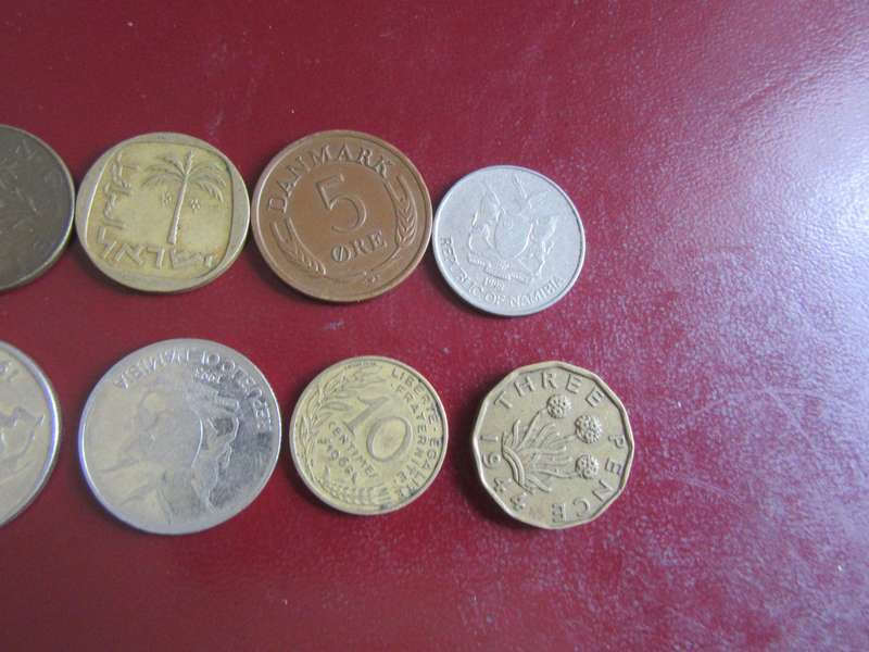 GOODSTART FOR THE BEGINNER - 10INTERNATIONAL COINS - AS PER SCAN - CO45