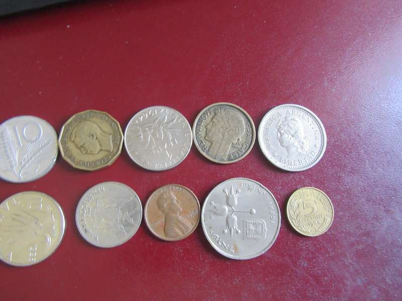 GOOD START FOR THE BEGINNER - 10INTERNATIONAL COINS - AS PER SCAN - CO44