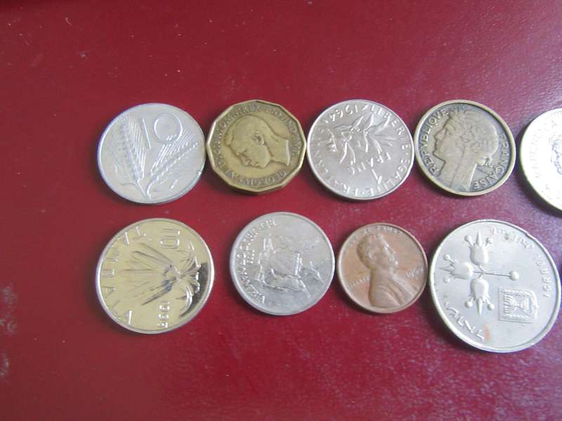GOOD START FOR THE BEGINNER - 10INTERNATIONAL COINS - AS PER SCAN - CO44