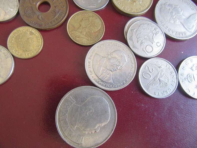GOOD START FOR THE BEGINNER - 25 INTERNATIONAL COINS - AS PER SCAN - CO25