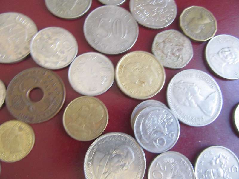 GOOD START FOR THE BEGINNER - 25 INTERNATIONAL COINS - AS PER SCAN - CO25