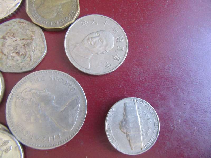 GOOD START FOR THE BEGINNER - 25 INTERNATIONAL COINS - AS PER SCAN - CO25