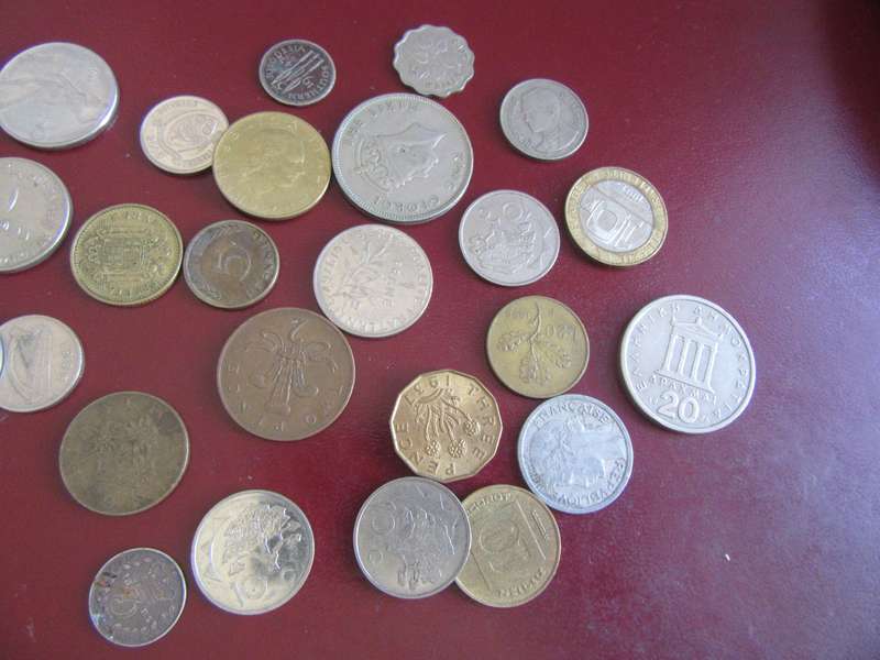 GOOD START FOR THE BEGINNER - 25 INTERNATIONAL COINS - AS PER SCAN - CO24