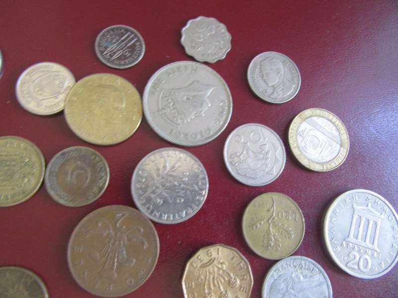 GOOD START FOR THE BEGINNER - 25 INTERNATIONAL COINS - AS PER SCAN - CO24