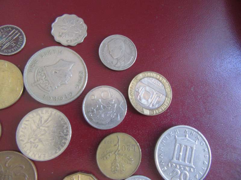GOOD START FOR THE BEGINNER - 25 INTERNATIONAL COINS - AS PER SCAN - CO24