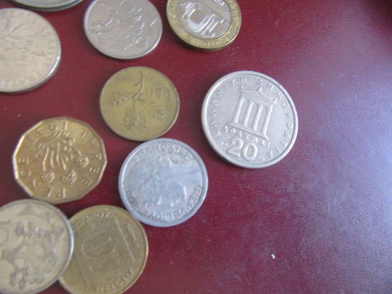 GOOD START FOR THE BEGINNER - 25 INTERNATIONAL COINS - AS PER SCAN - CO24