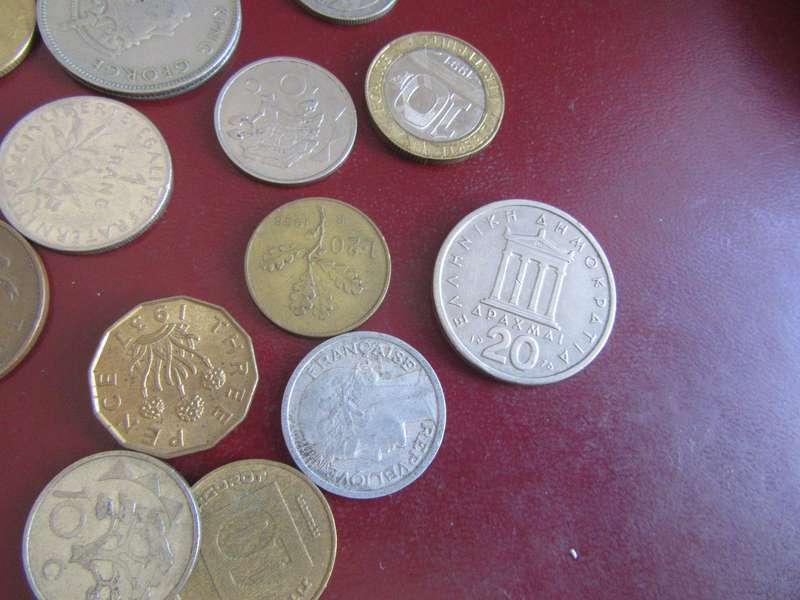 GOOD START FOR THE BEGINNER - 25 INTERNATIONAL COINS - AS PER SCAN - CO24