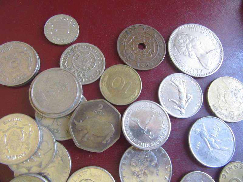 GOOD START FOR THE BEGINNER - 25 INTERNATIONAL COINS - AS PER SCAN - CO23