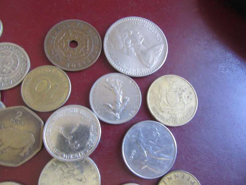 GOOD START FOR THE BEGINNER - 25 INTERNATIONAL COINS - AS PER SCAN - CO23