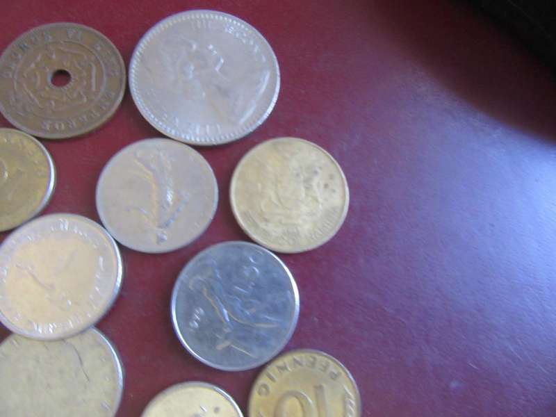 GOOD START FOR THE BEGINNER - 25 INTERNATIONAL COINS - AS PER SCAN - CO23
