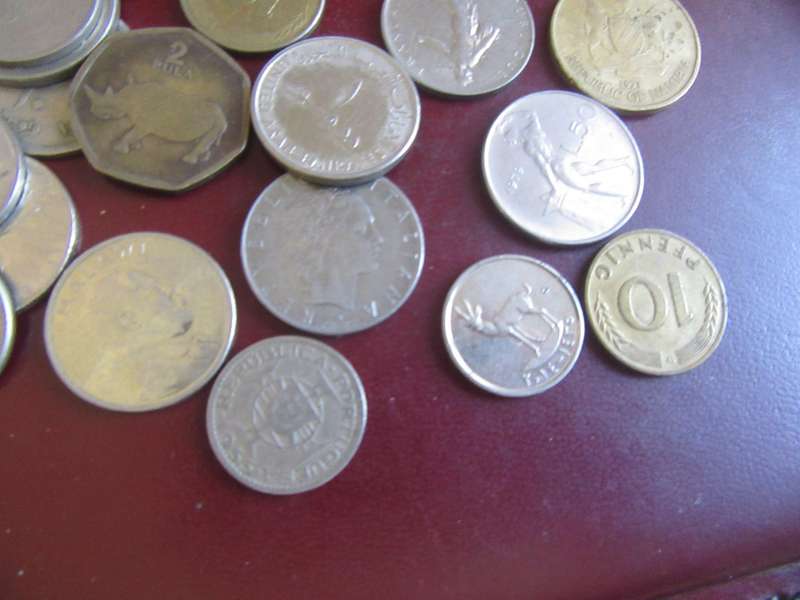 GOOD START FOR THE BEGINNER - 25 INTERNATIONAL COINS - AS PER SCAN - CO23