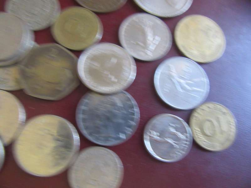 GOOD START FOR THE BEGINNER - 25 INTERNATIONAL COINS - AS PER SCAN - CO23