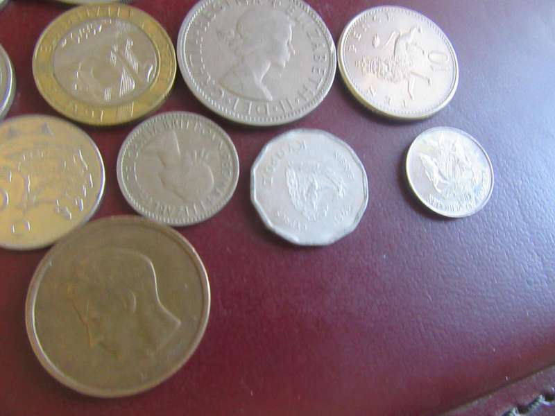 GOOD START FOR THE BEGINNER - 25 INTERNATIONAL COINS - AS PER SCAN - CO21