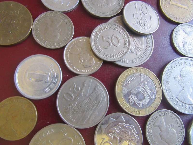 GOOD START FOR THE BEGINNER - 25 INTERNATIONAL COINS - AS PER SCAN - CO21