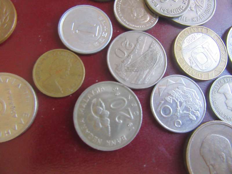 GOOD START FOR THE BEGINNER - 25 INTERNATIONAL COINS - AS PER SCAN - CO21