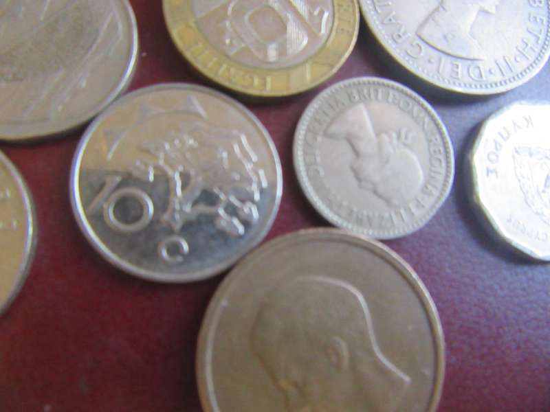 GOOD START FOR THE BEGINNER - 25 INTERNATIONAL COINS - AS PER SCAN - CO21