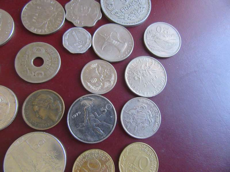 GOOD START FOR THE BEGINNER - 25 INTERNATIONAL COINS - AS PER SCAN - CO15