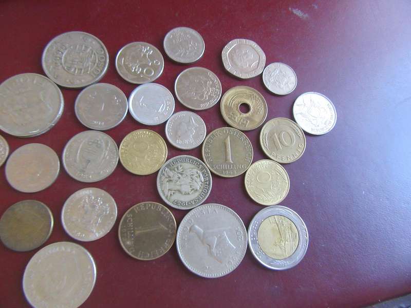 GOOD START FOR THE BEGINNER - 40 INTERNATIONAL COINS - AS PER SCAN - CO20 - BID PER ITEM