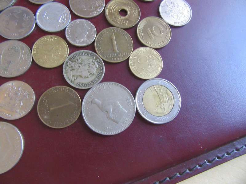 GOOD START FOR THE BEGINNER - 40 INTERNATIONAL COINS - AS PER SCAN - CO20 - BID PER ITEM