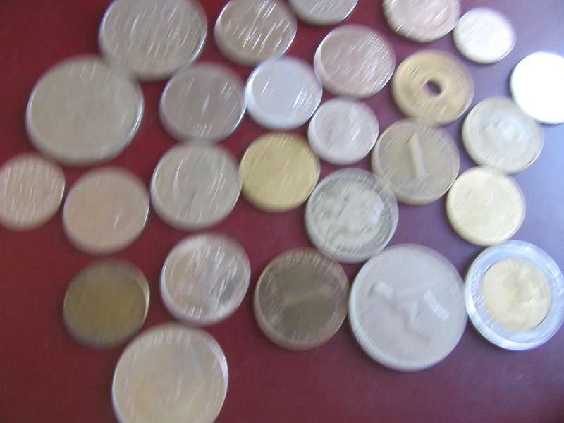 GOOD START FOR THE BEGINNER - 40 INTERNATIONAL COINS - AS PER SCAN - CO20 - BID PER ITEM