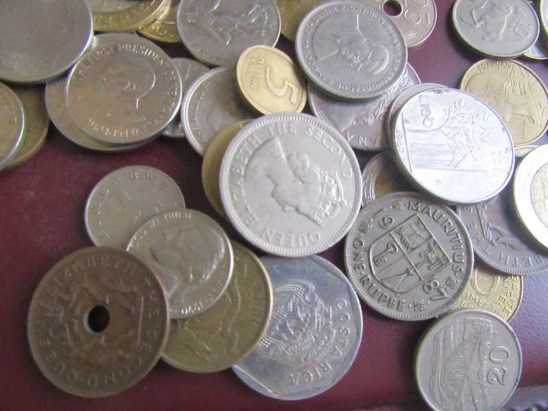 -GOOD START FOR THE BEGINNER 100ASSORTED WORLD COINS - AS PER SCAN - WS1