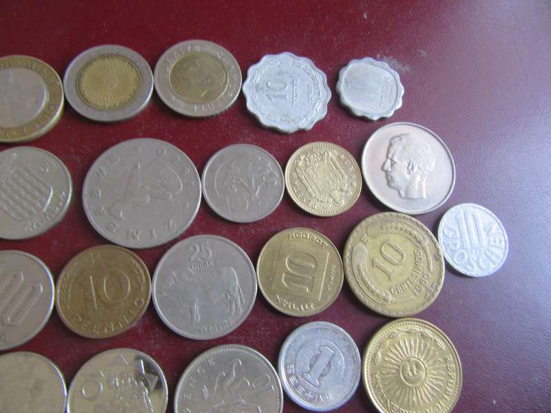 DOOD START FOR THE BEGINNER - 25 INTERNATIONAL COINS - AS PER SCAN - CO7