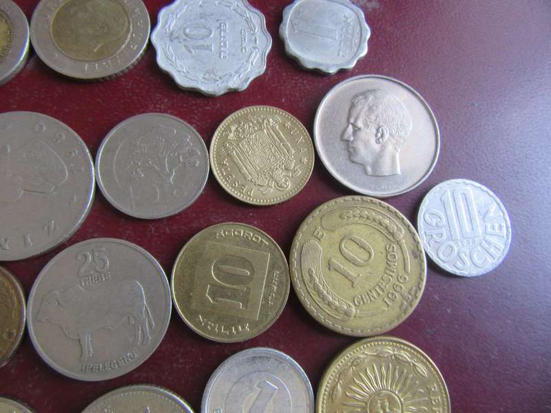 DOOD START FOR THE BEGINNER - 25 INTERNATIONAL COINS - AS PER SCAN - CO7