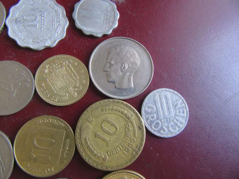 DOOD START FOR THE BEGINNER - 25 INTERNATIONAL COINS - AS PER SCAN - CO7