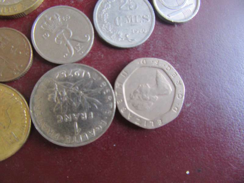 GOOD START FOR THE BEGINNER - 25 INTERNATIONAL COINS - AS PER SCAN - CO6