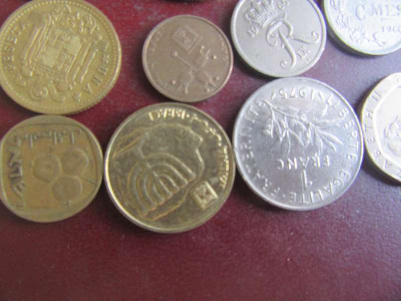 GOOD START FOR THE BEGINNER - 25 INTERNATIONAL COINS - AS PER SCAN - CO6