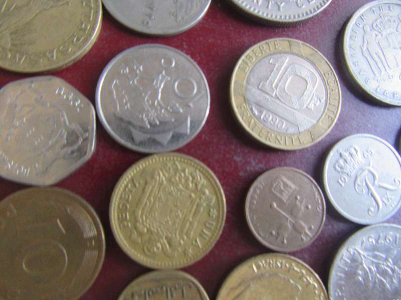 GOOD START FOR THE BEGINNER - 25 INTERNATIONAL COINS - AS PER SCAN - CO6