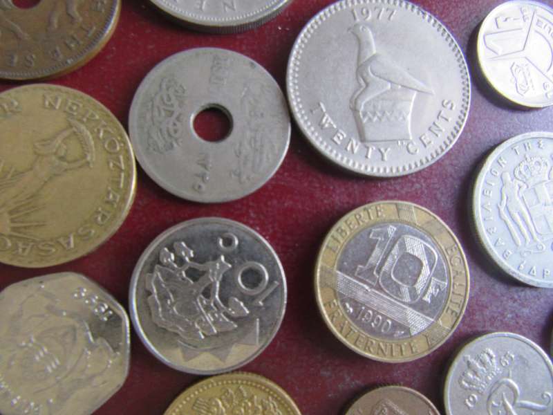 GOOD START FOR THE BEGINNER - 25 INTERNATIONAL COINS - AS PER SCAN - CO6