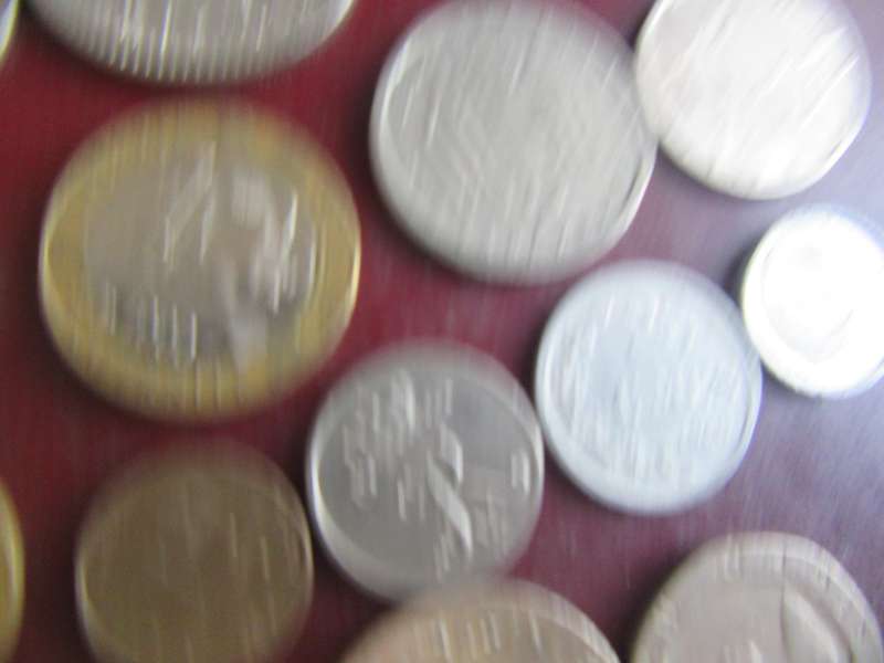 GOOD START FOR THE BEGINNER - 25 INTERNATIONAL COINS - AS PER SCAN - CO6