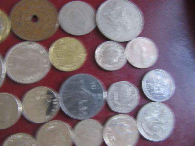 GOOD START FOR THE BEGINNER - 25 INTERNATIONAL COINS - AS PER SCAN - CO5