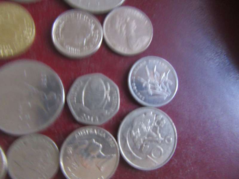 GOOD START FOR THE BEGINNER - 25 INTERNATIONAL COINS - AS PER SCAN - CO5