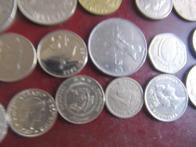 GOOD START FOR THE BEGINNER - 25 INTERNATIONAL COINS - AS PER SCAN - CO5