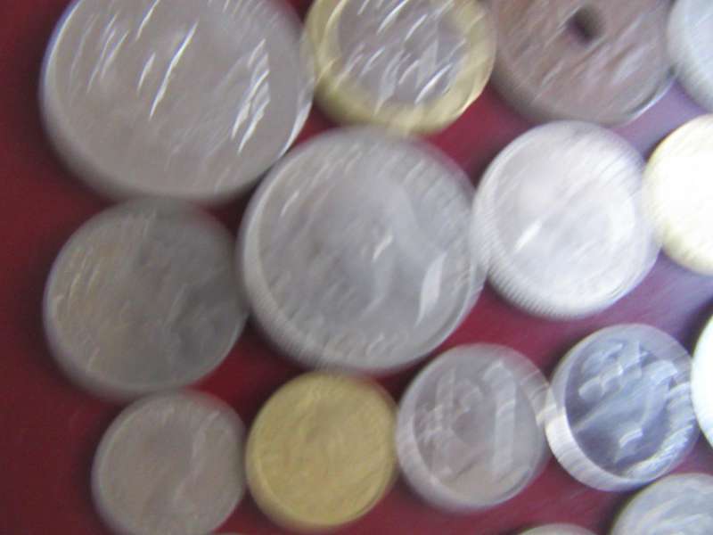 GOOD START FOR THE BEGINNER - 25 INTERNATIONAL COINS - AS PER SCAN - CO5