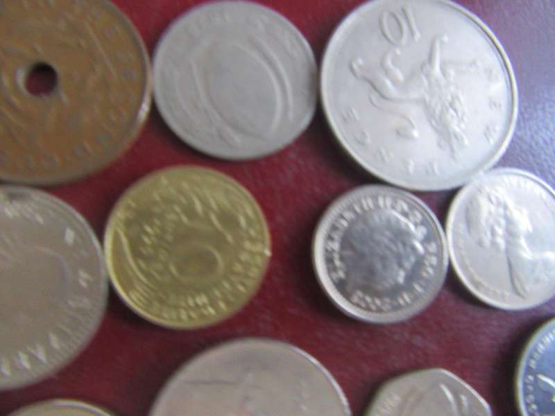 GOOD START FOR THE BEGINNER - 25 INTERNATIONAL COINS - AS PER SCAN - CO5