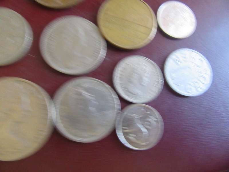 GOOD START FOR THE BEGINNER - 25 INTERNATIONAL COINS - AS PER SCAN - CO43