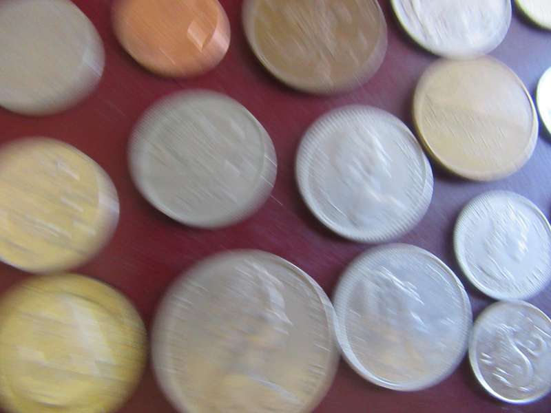GOOD START FOR THE BEGINNER - 25 INTERNATIONAL COINS - AS PER SCAN - CO43
