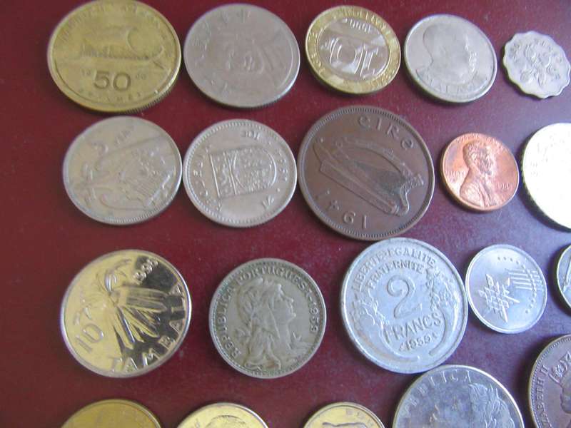 GOOD START FOR THE BEGINNER - 25 INTERNATIONAL COINS - AS PER SCAN - CO42